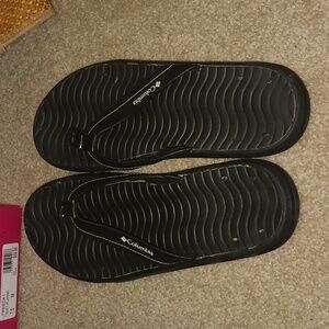 Columbia flip flops